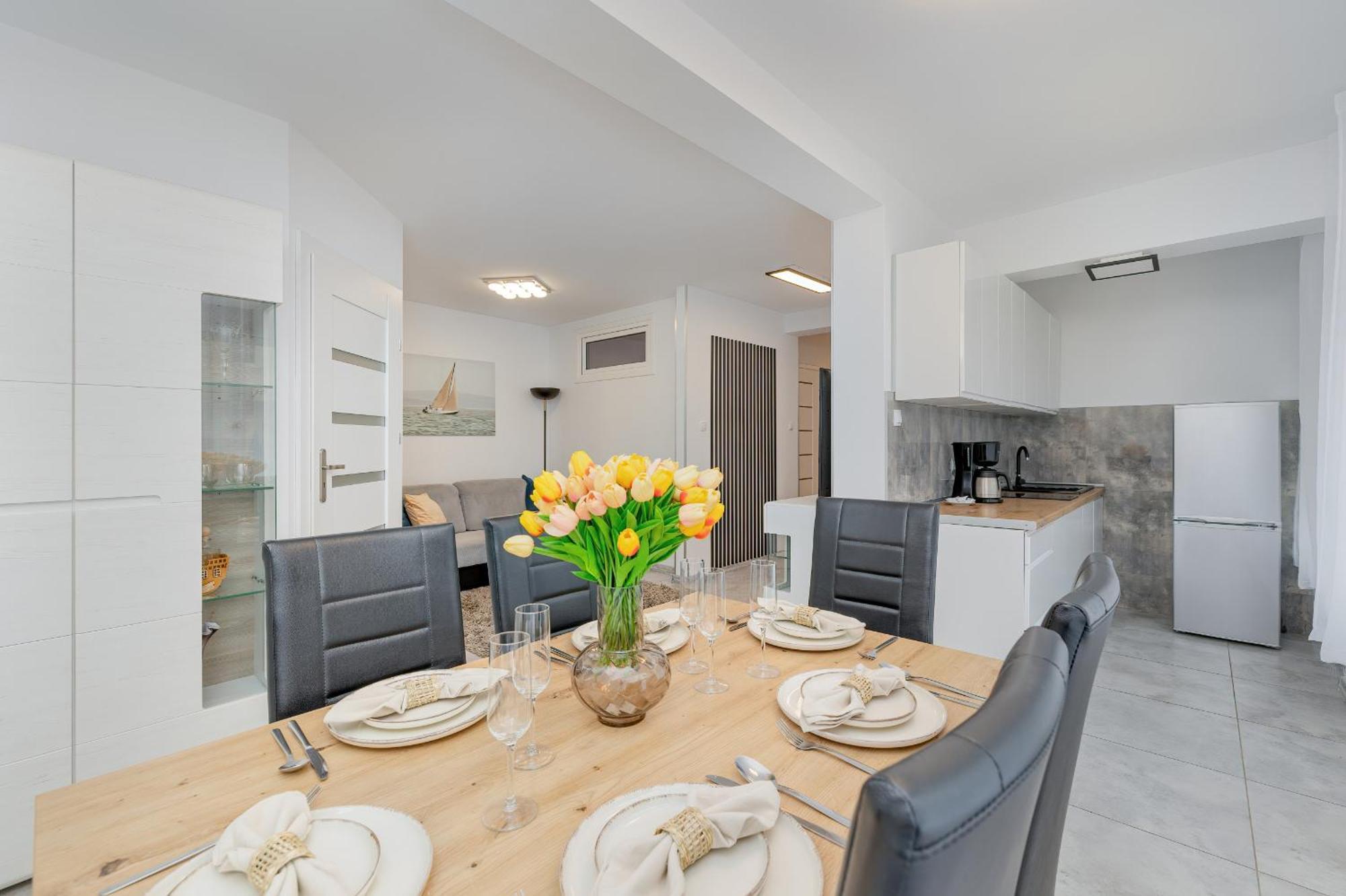 Family Apartments Herberta With Terrace And Parking By Rent Like Home Świnoujście Zewnętrze zdjęcie